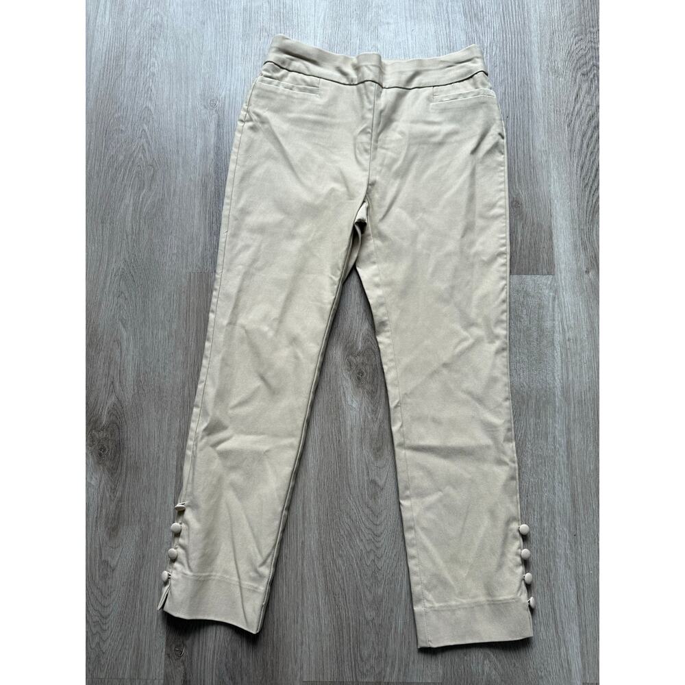 Chico’s pull on tan Capri pants, size 00P, 2Pc faux buttons at ankle